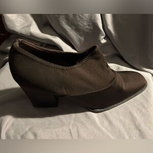Brown stretchy top shoes